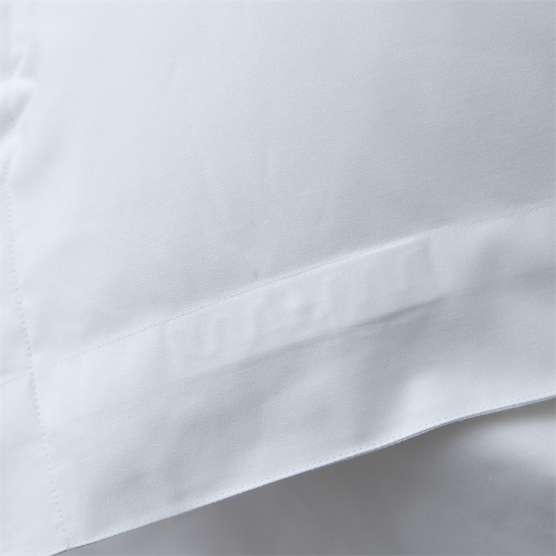 スター ホテル用の 50% 綿 50% ポリエステル 300TC 生地の寝具セット スター ホテル用の 50% 綿 50% ポリエステル 300TC 生地の寝具セット